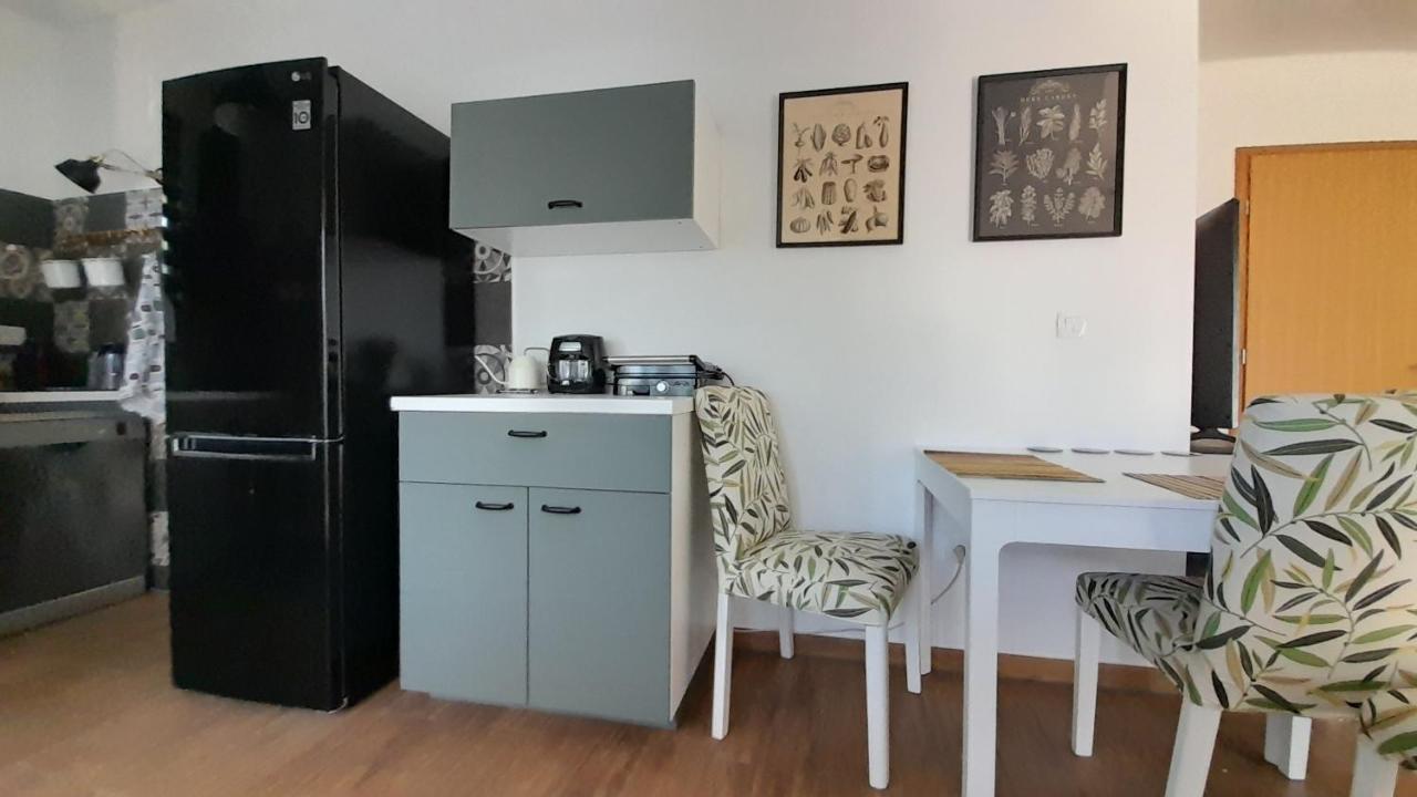 Apartments & Room Danijel Pinezići Esterno foto