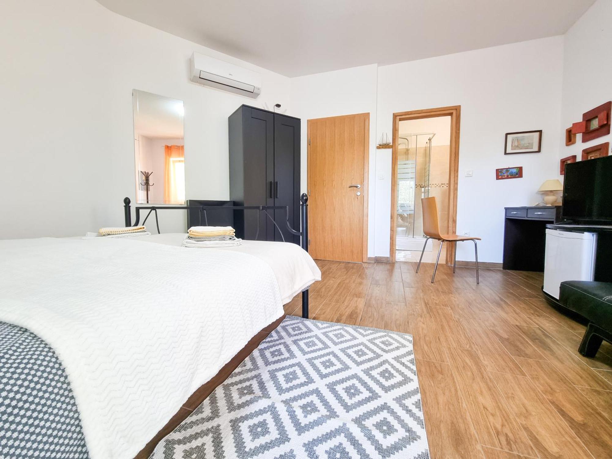 Apartments & Room Danijel Pinezići Esterno foto